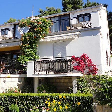 Guesthouse Apartment Bozica Bol Eksteriør billede