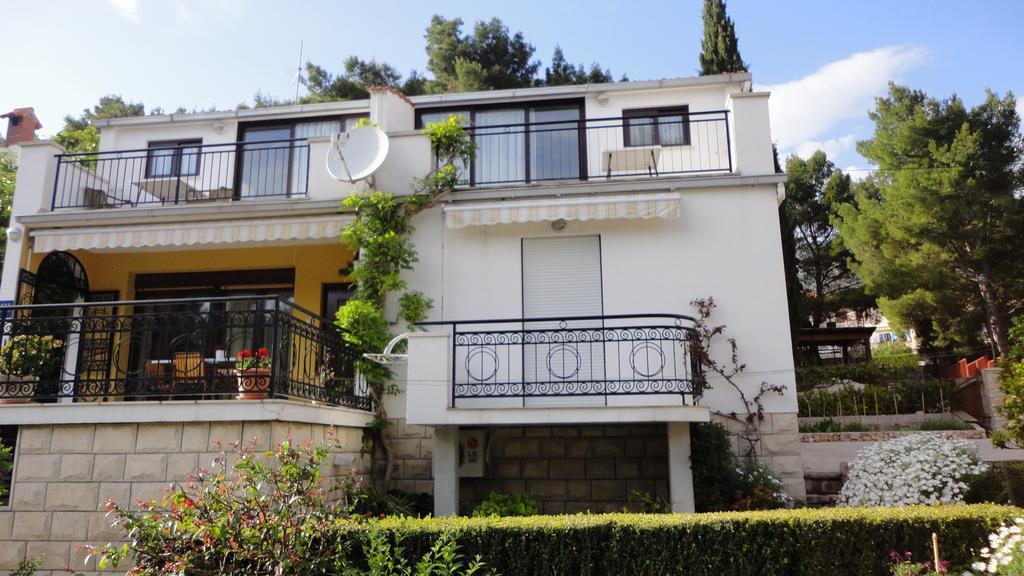 Guesthouse Apartment Bozica Bol Eksteriør billede