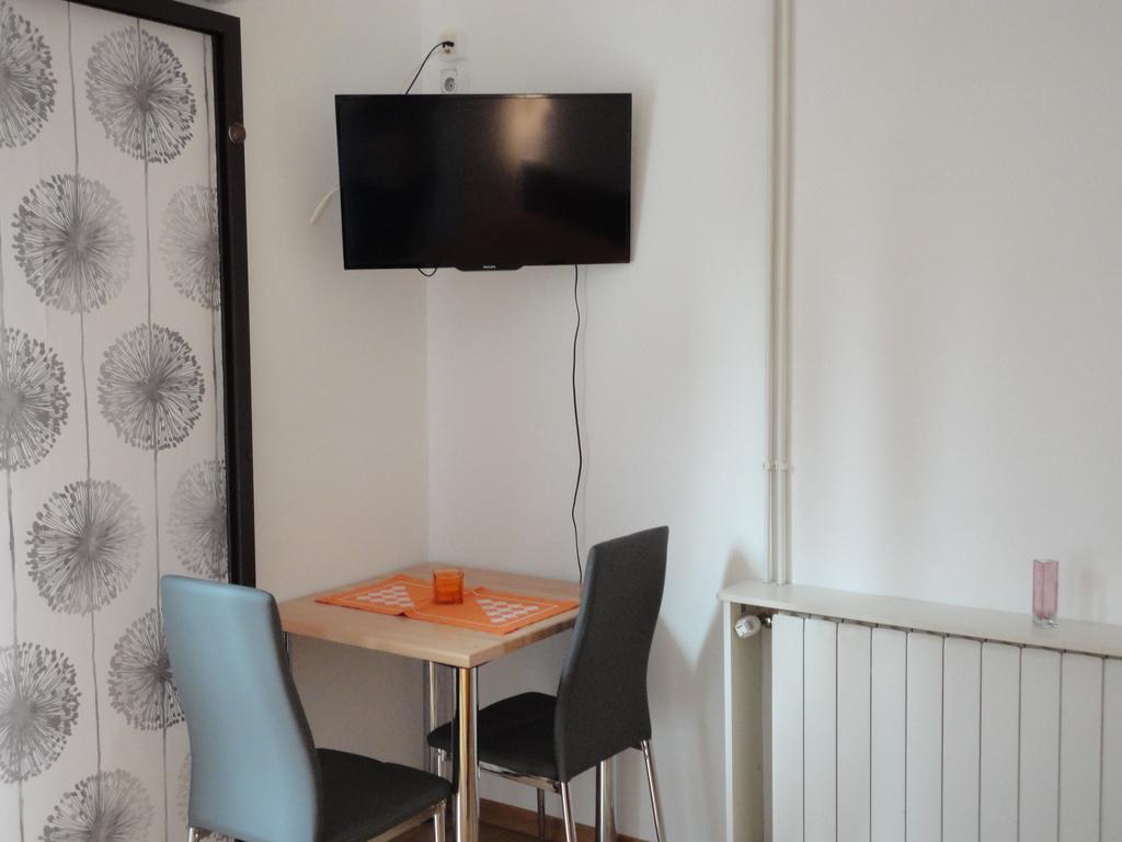 Guesthouse Apartment Bozica Bol Værelse billede