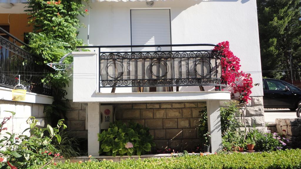 Guesthouse Apartment Bozica Bol Værelse billede