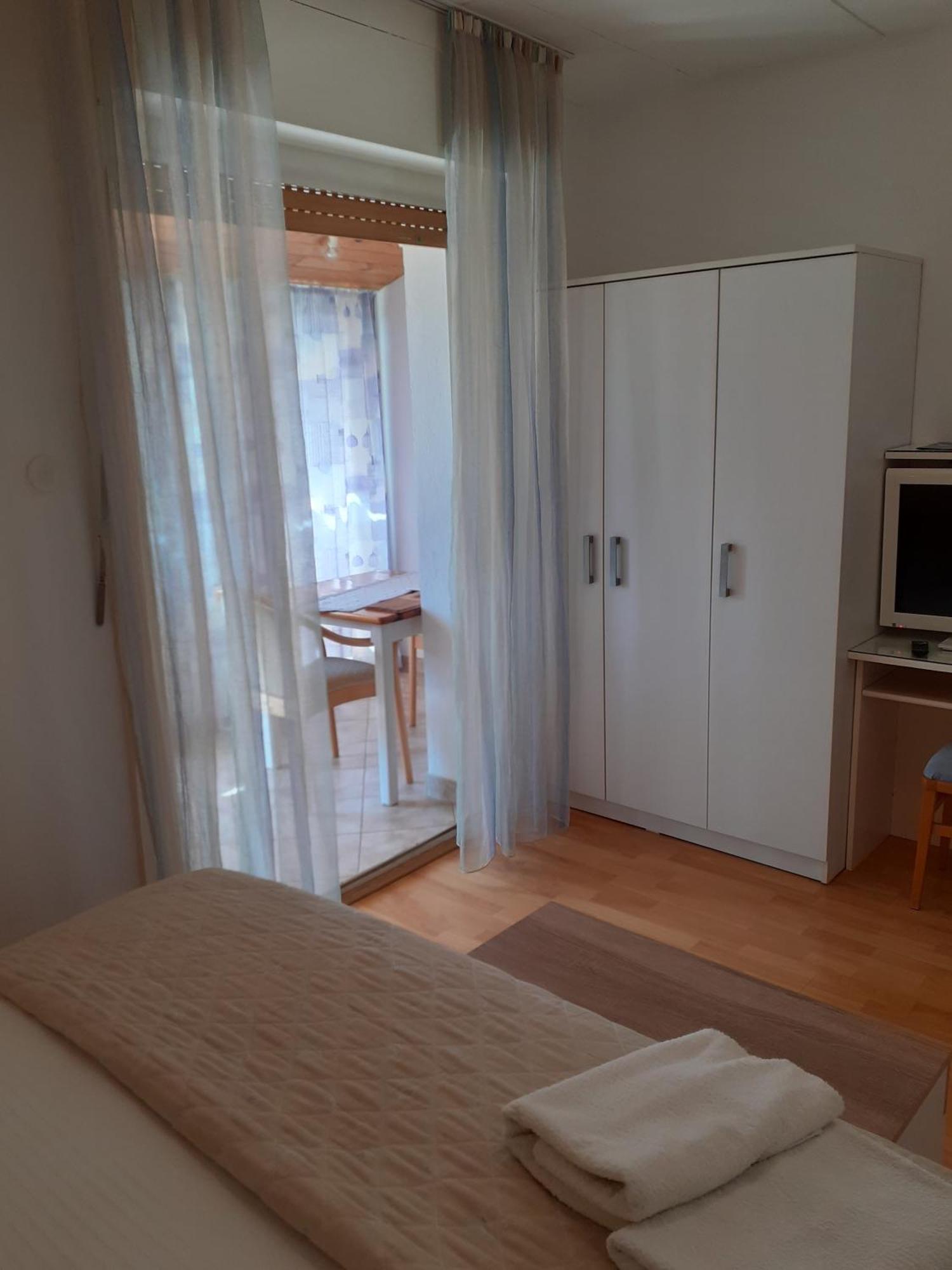 Guesthouse Apartment Bozica Bol Eksteriør billede
