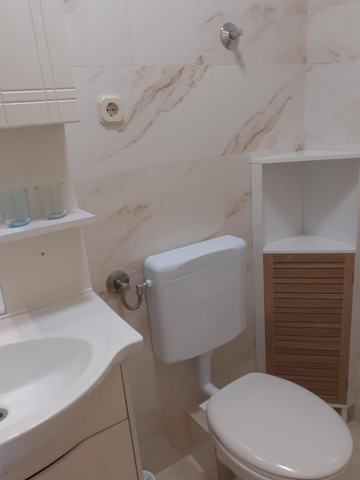 Guesthouse Apartment Bozica Bol Eksteriør billede