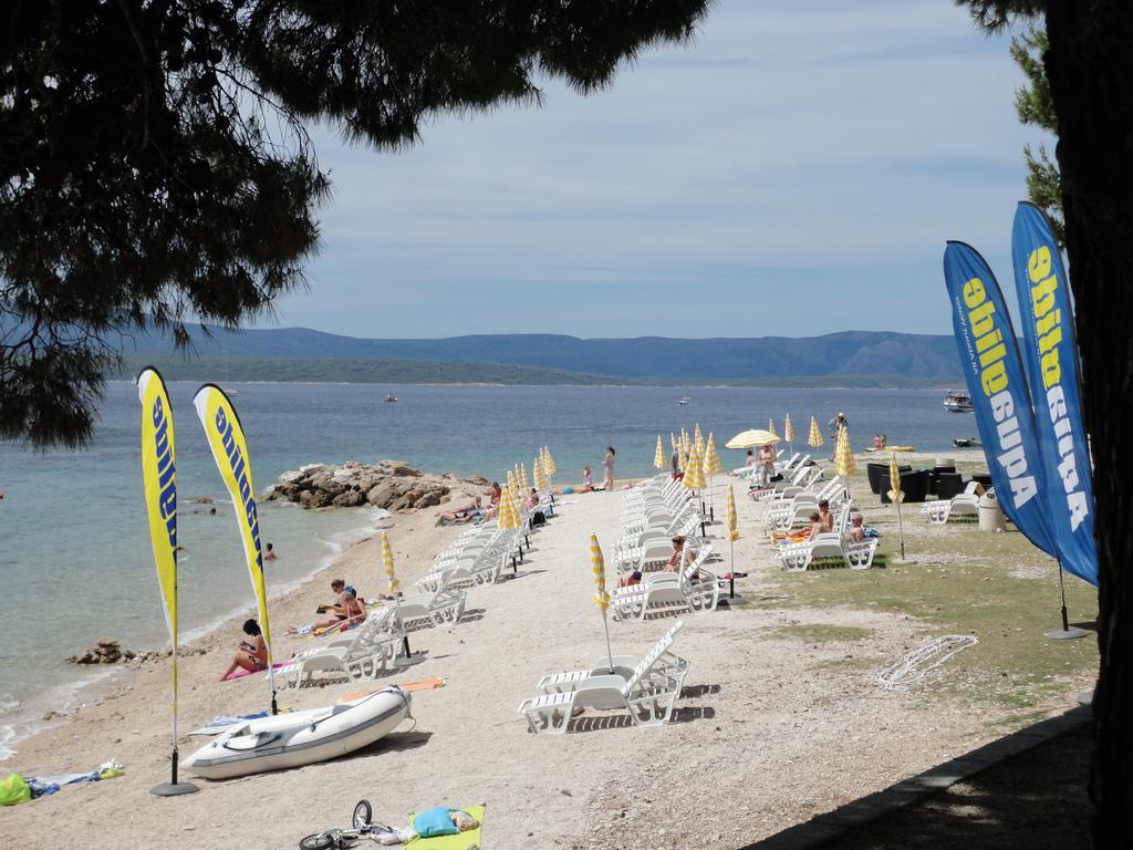 Guesthouse Apartment Bozica Bol Eksteriør billede